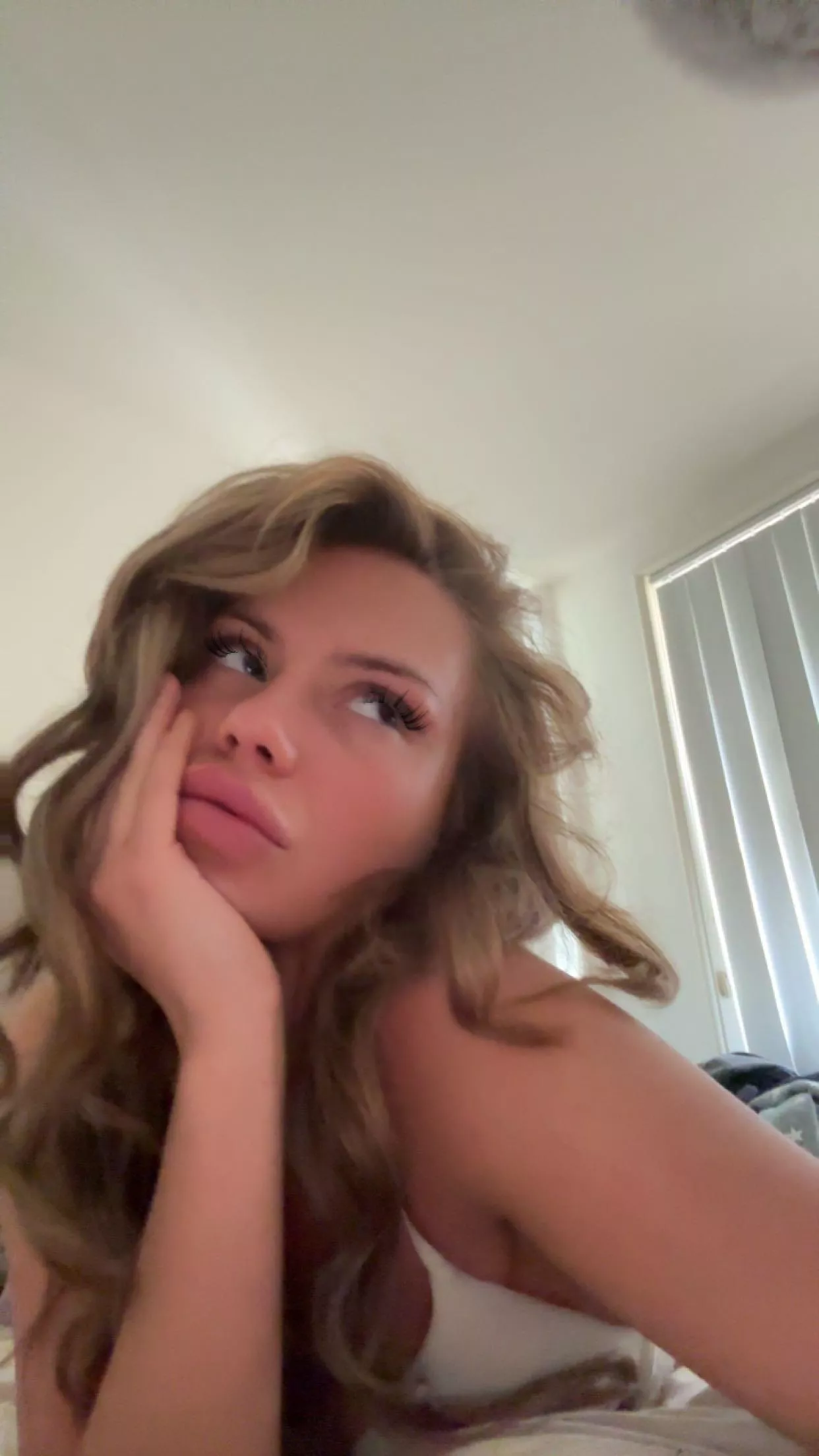 Godmorgon babes😜🥰 posted by onlyisabell666