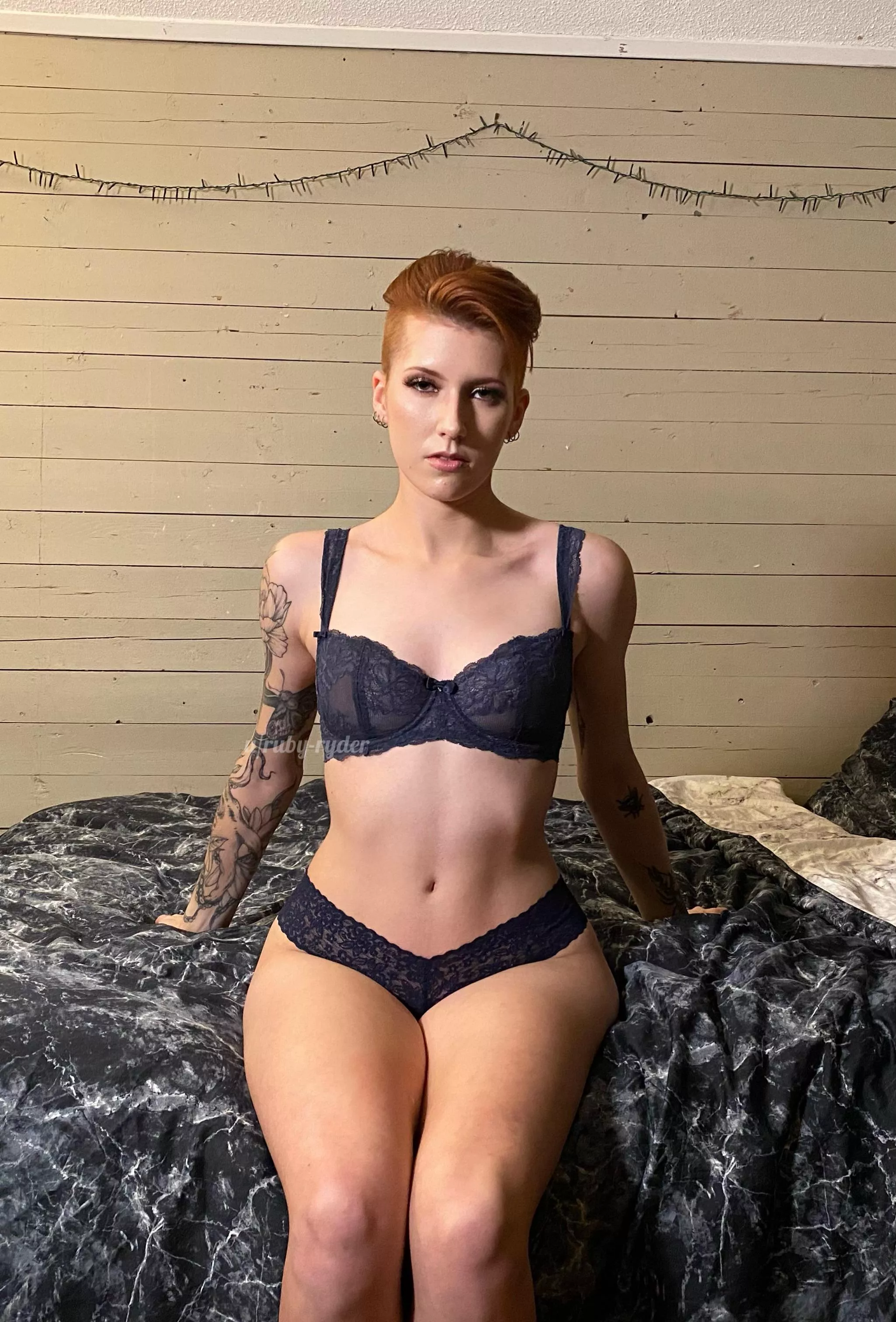 I love to wear something lacy posted by ruby-ryder