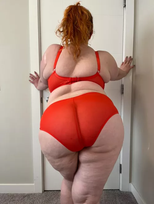 I need someone to eat my peach by Cherriewestxo