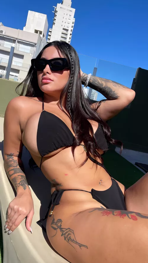 If you see me outside, do you think I'm average or hot by Mae_Nelson