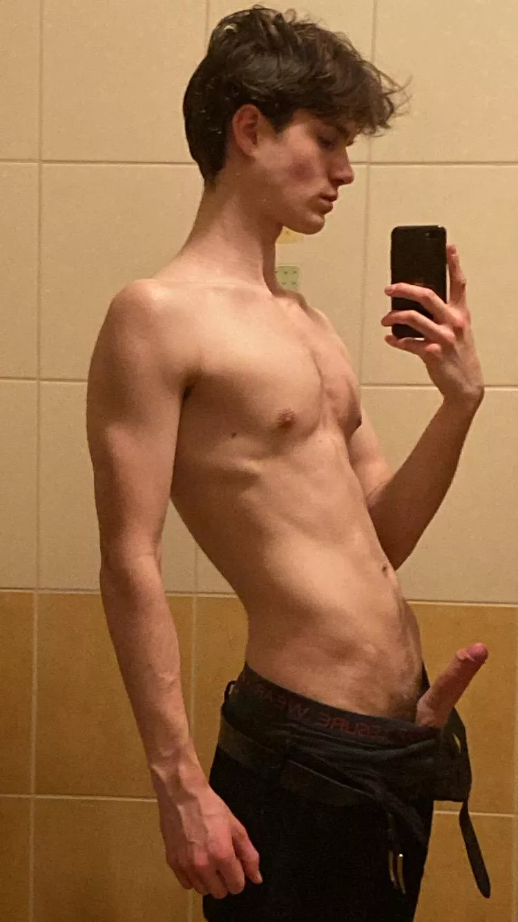 Just a usual mall bathroom posted by TommieSwanson3