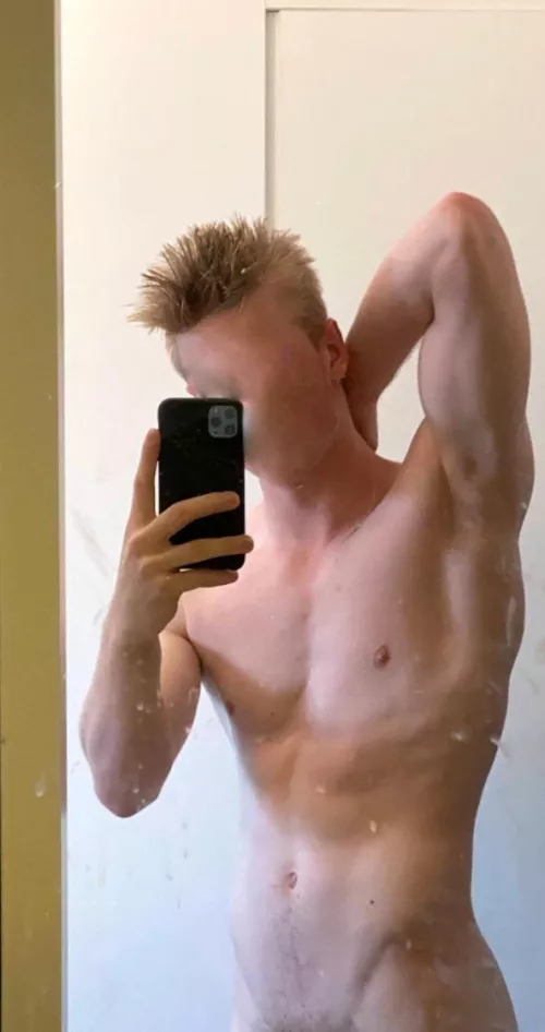 Just out of the shower 💦 by thelastkulak