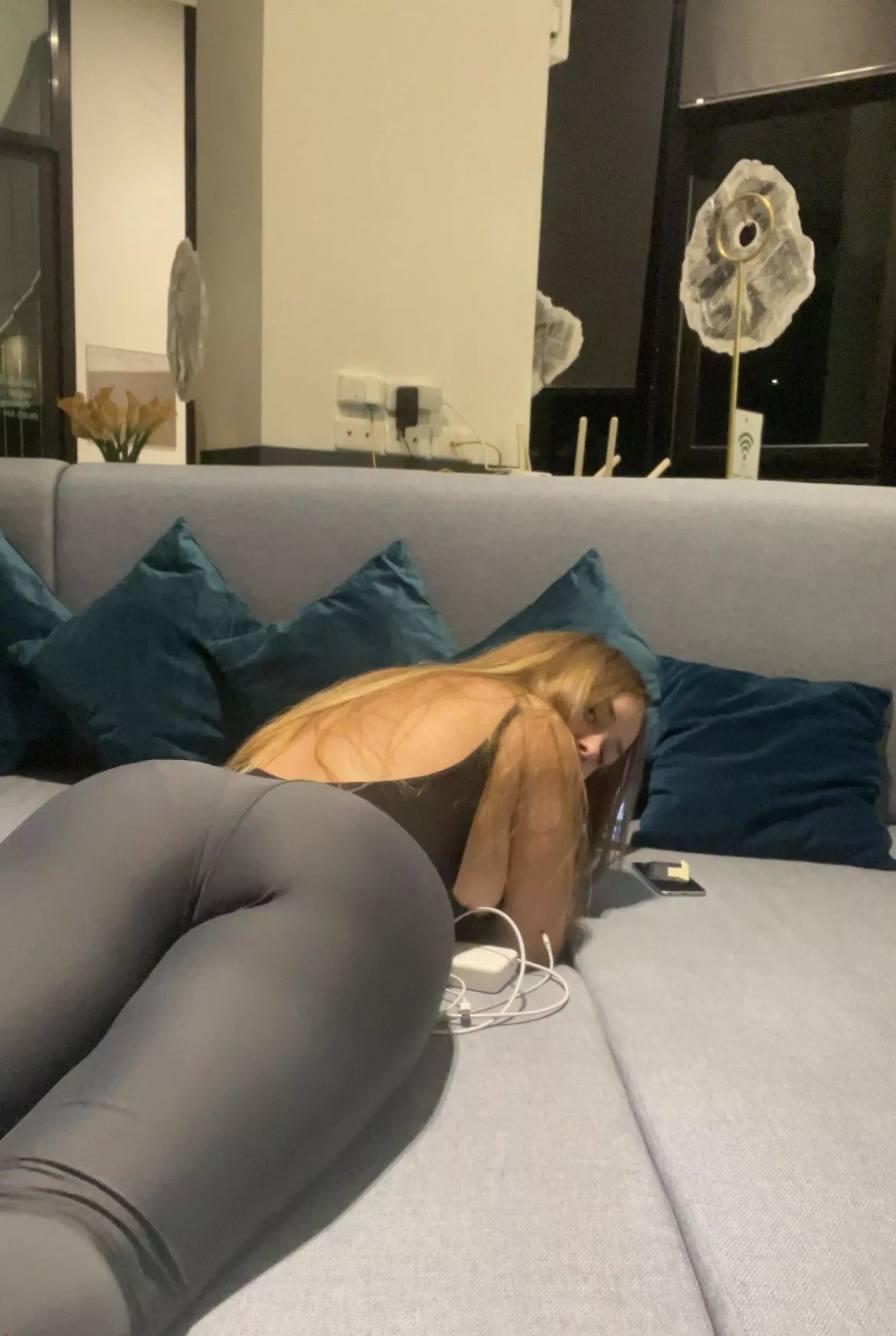 Look at me posted by Lerchesss_