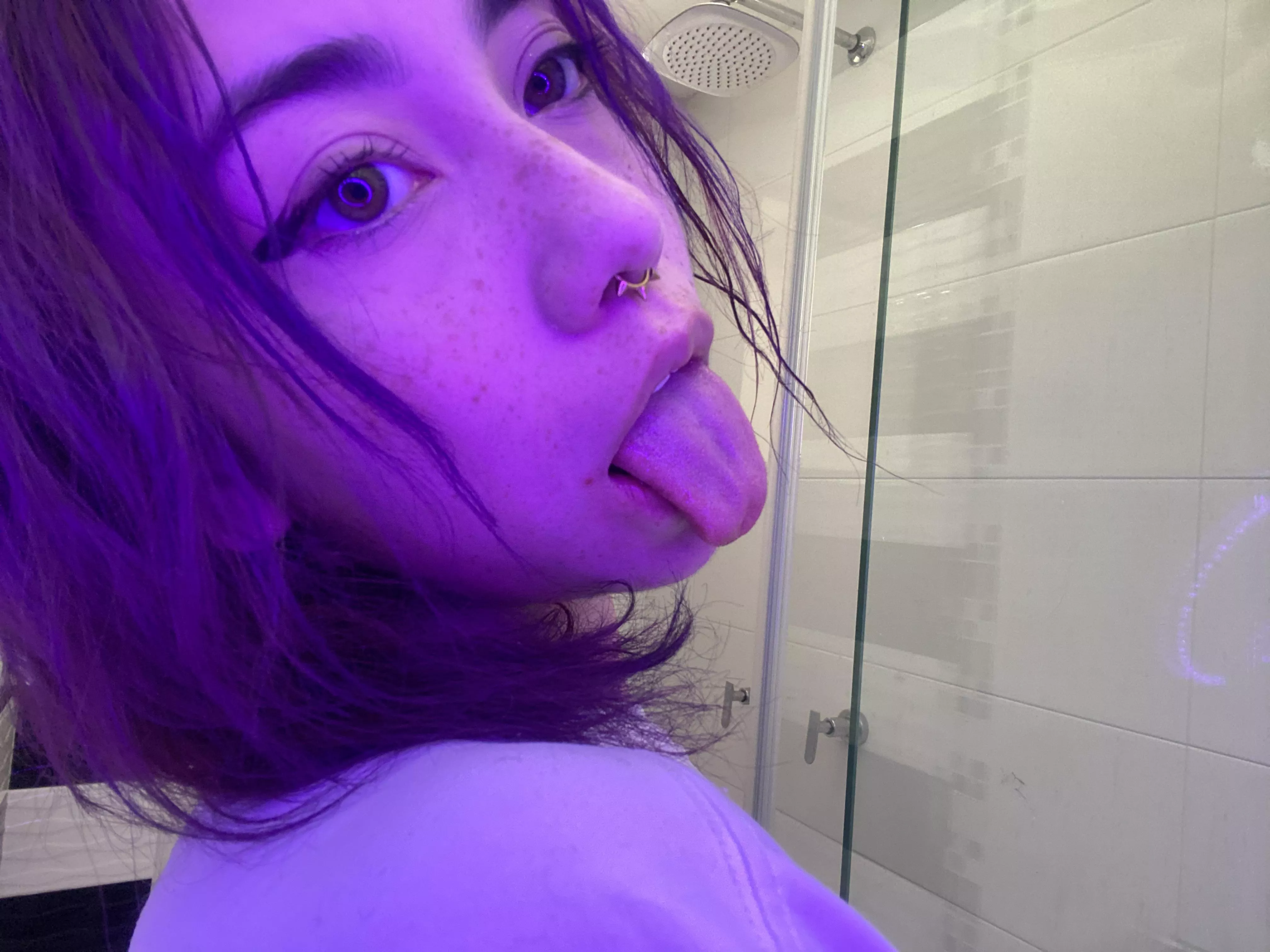 My tongue wait for hot cum posted by FlusteredPottery
