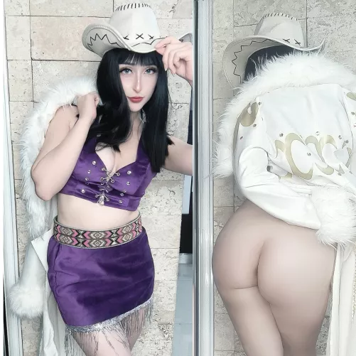 Nico Robin from One Piece cosplay by Alicekyo by Nyu69_