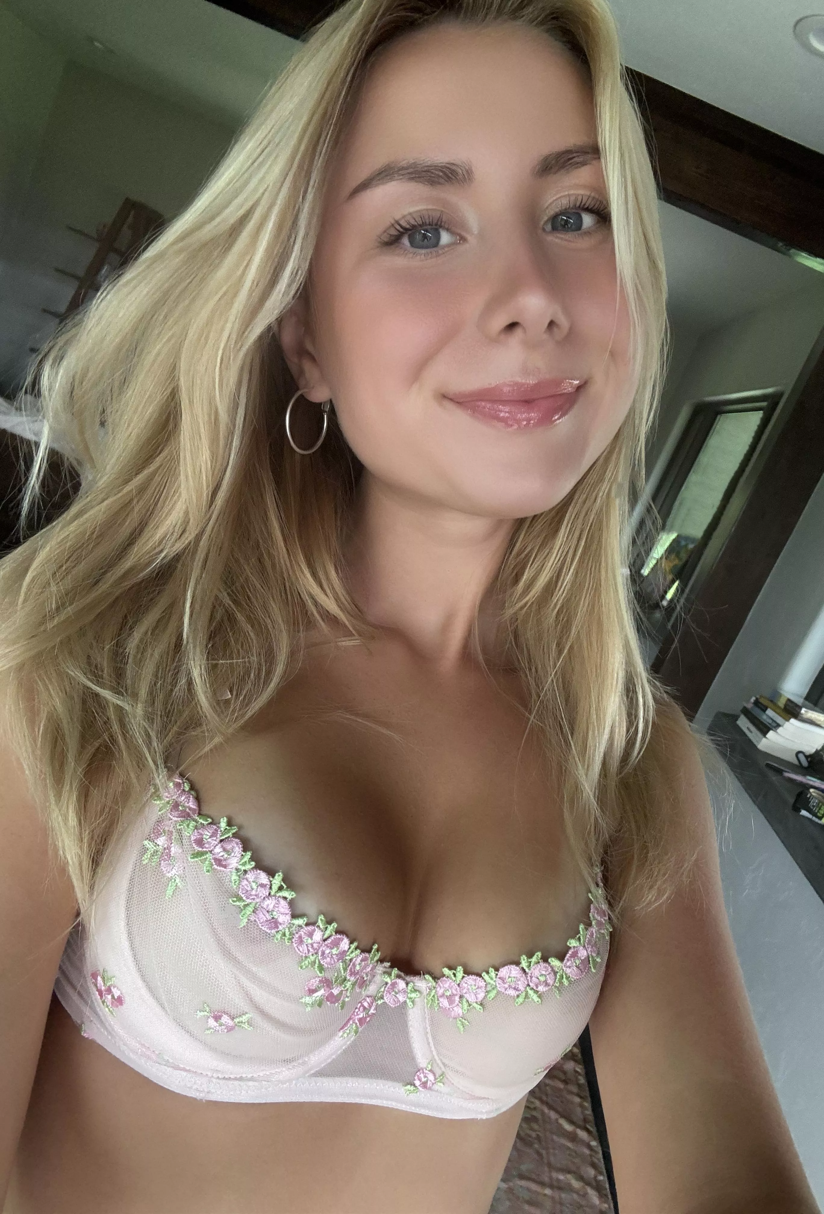 reddit is my biggest distraction from schoolwork posted by love1bumble