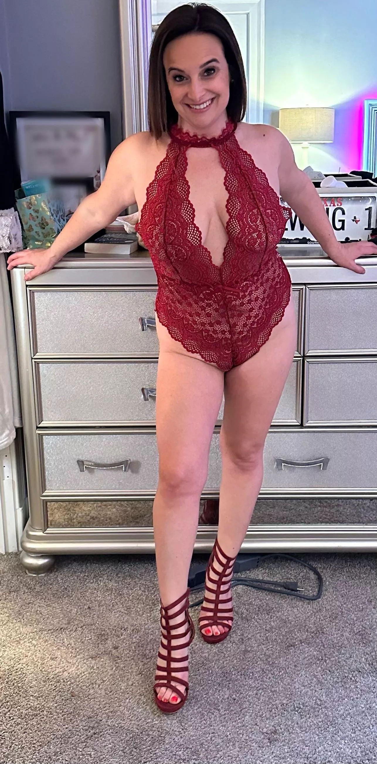 Sexy Amateur Milf 45F posted by sophienextdoor