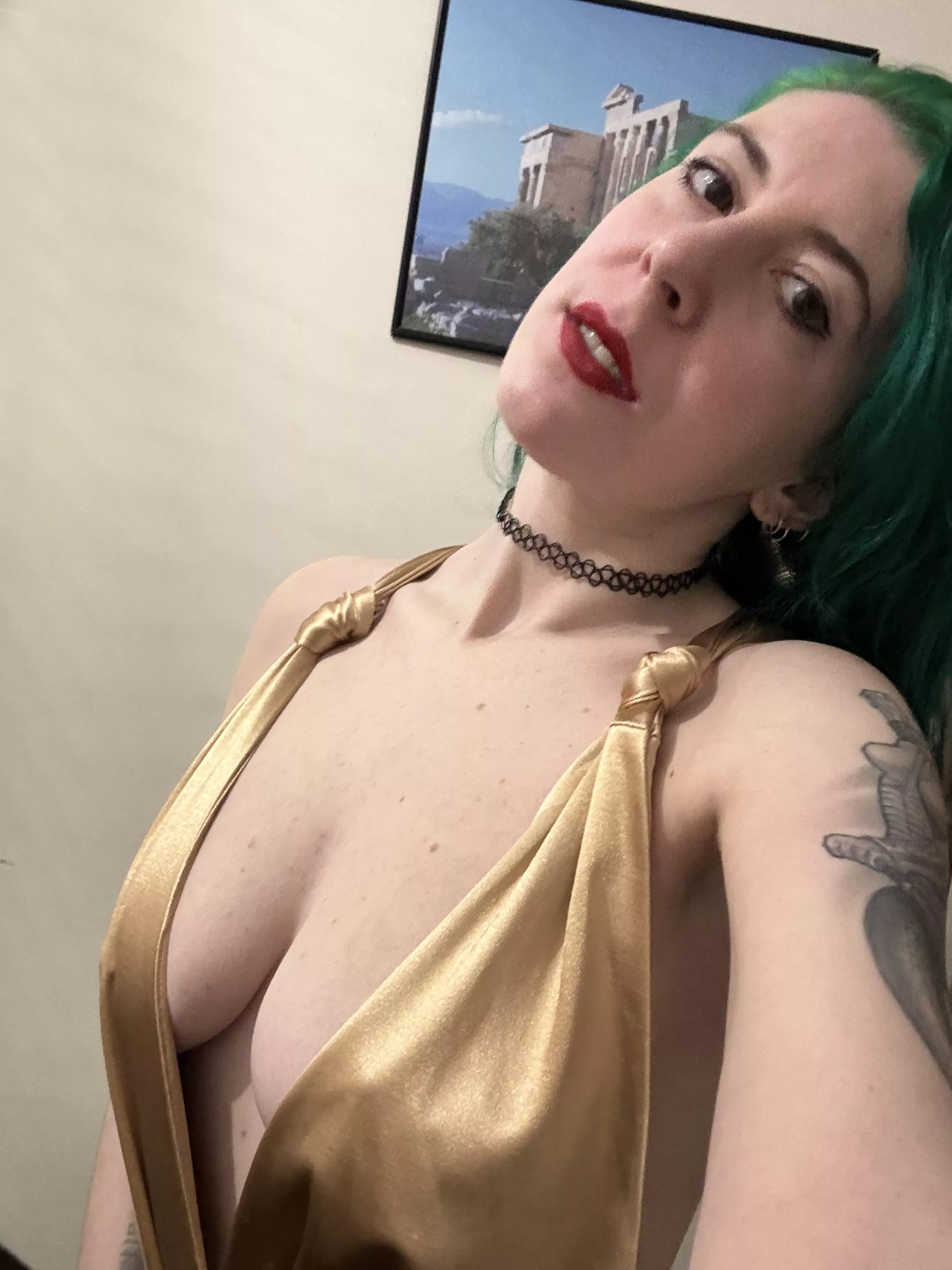 Silky and golden babe posted by sirenskiss3