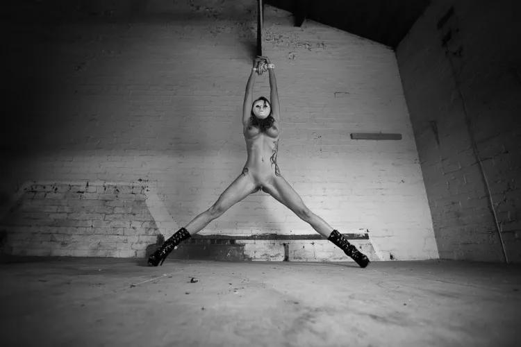 Taking the stretch by RoxyFoxy40