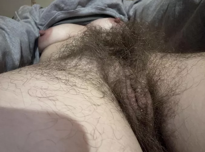 Us hairy women are very sexy by tinkerbellagrl