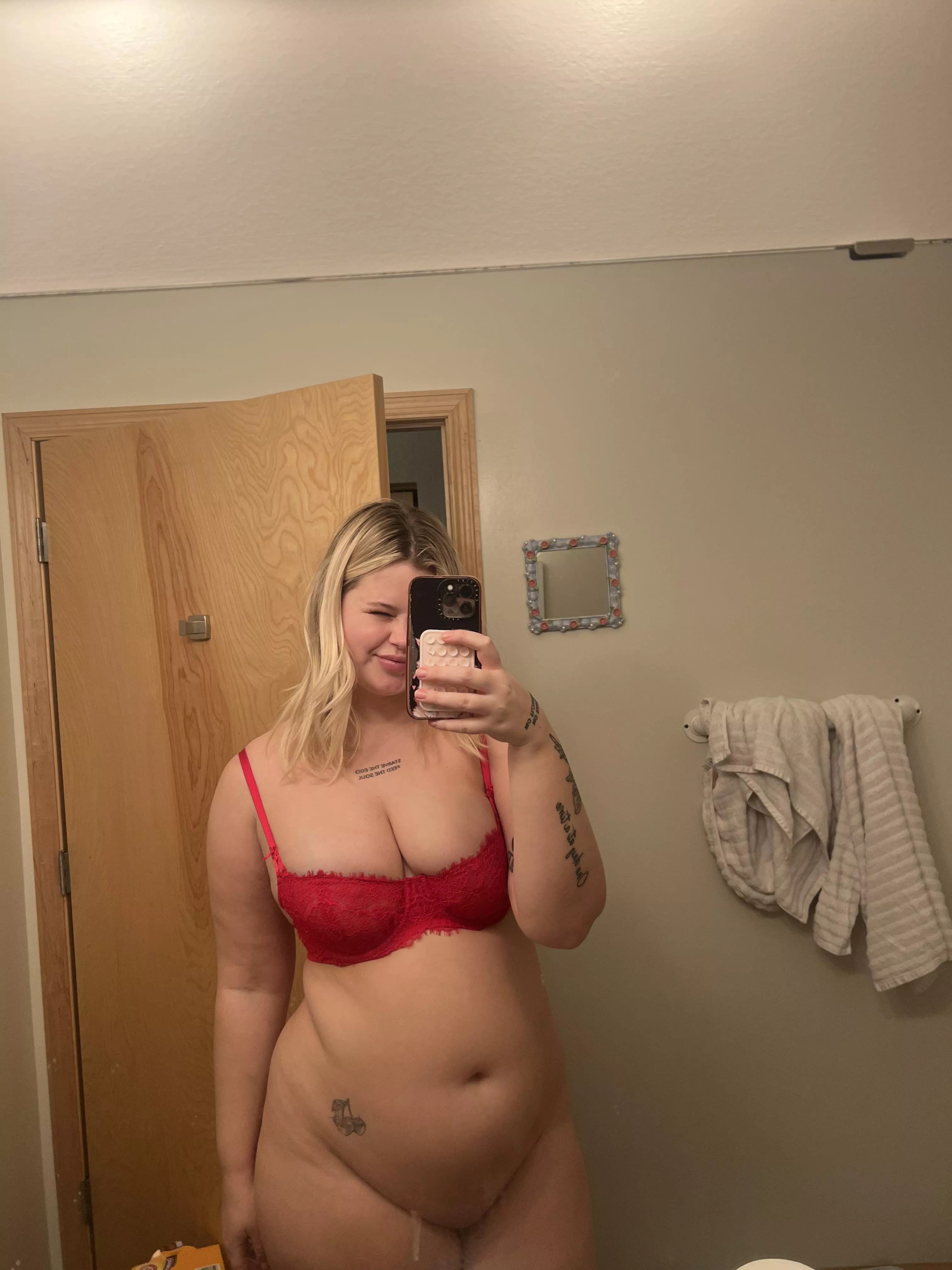 Wanna give me a belly kiss? posted by wispy_girlwa