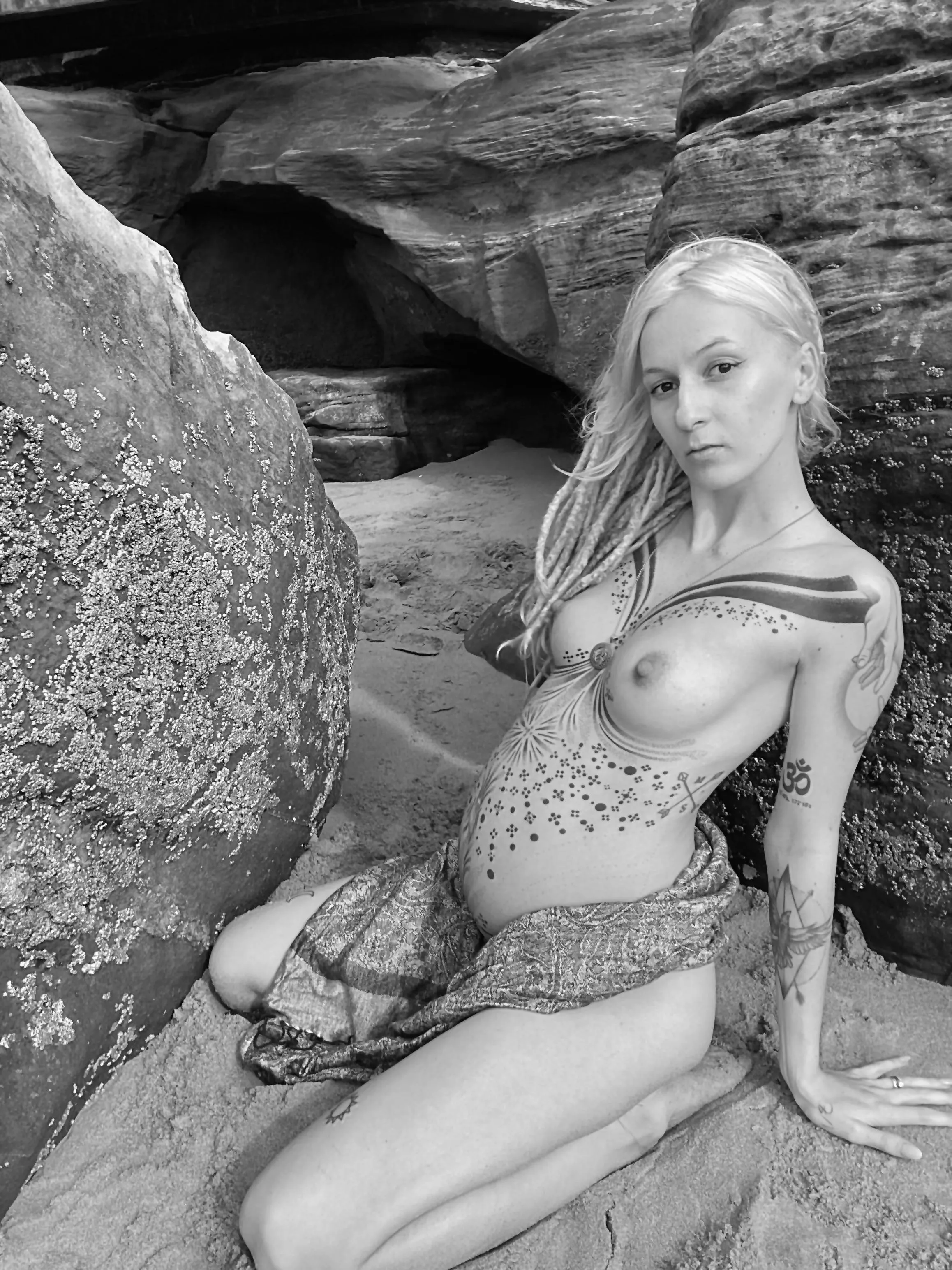 What a cute little bump at the beach posted by spiritualslvt