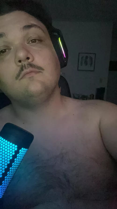 Who’s gaming’ with me? 🥺 by I1NV1CTUSI