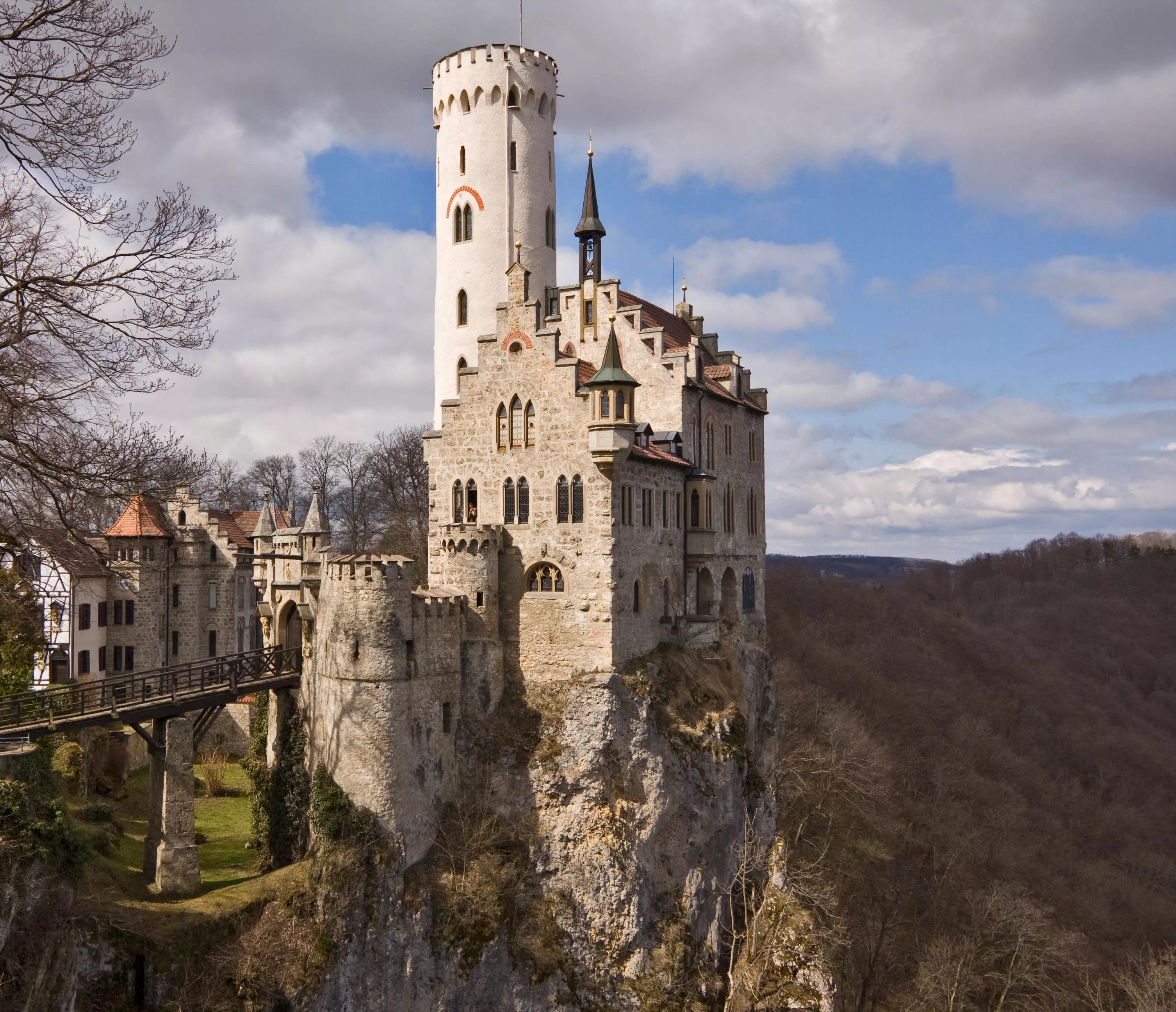 With a heavy heart and a guilty conscience, I kneel at the arched entrance to a magnificent castle overlooking a valley on the outskirts of Riverbed... and awaiting the arrival of a Chess Goddess. posted by LumenflowerGardens