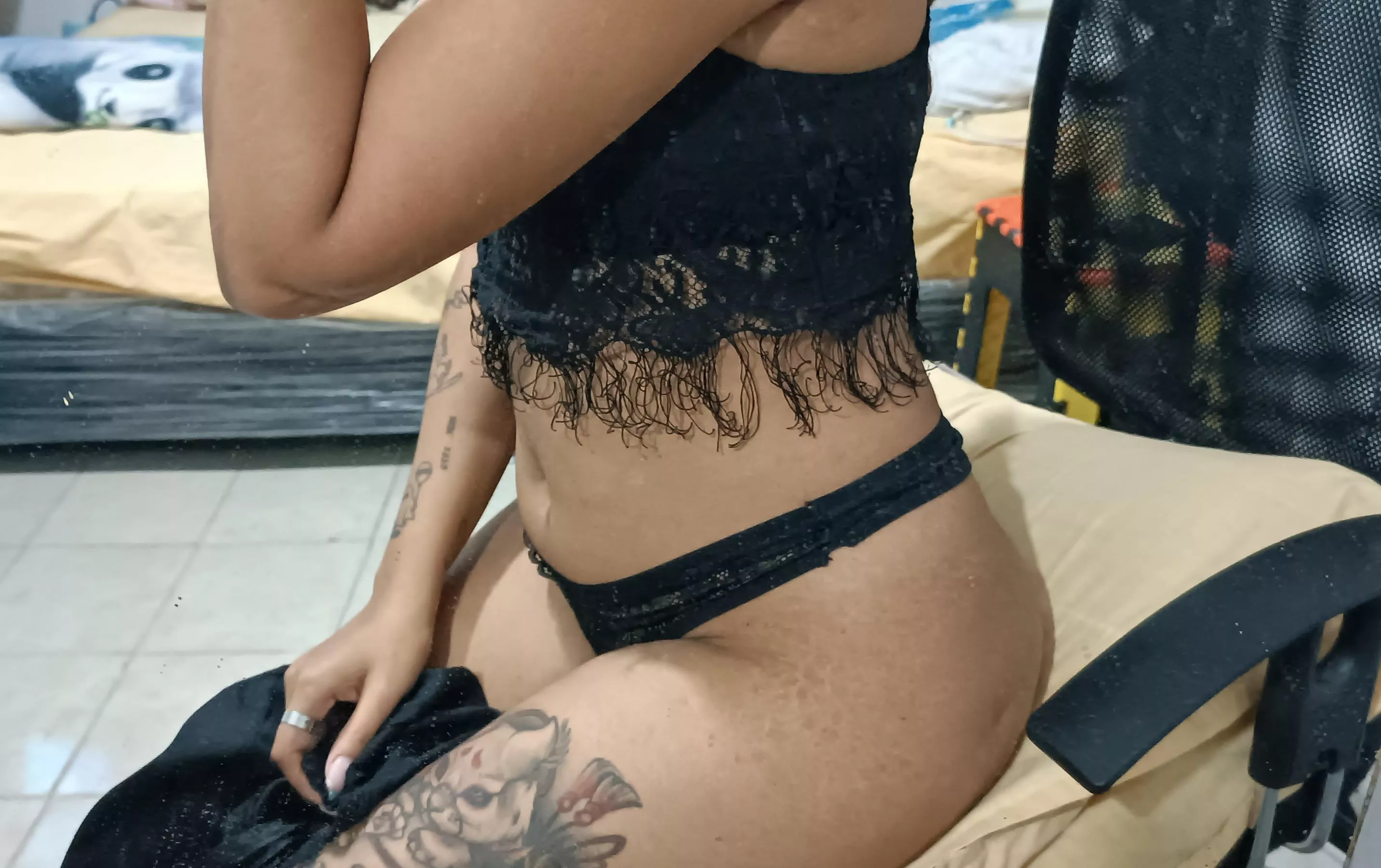 You also like this black lace posted by rossweetie_