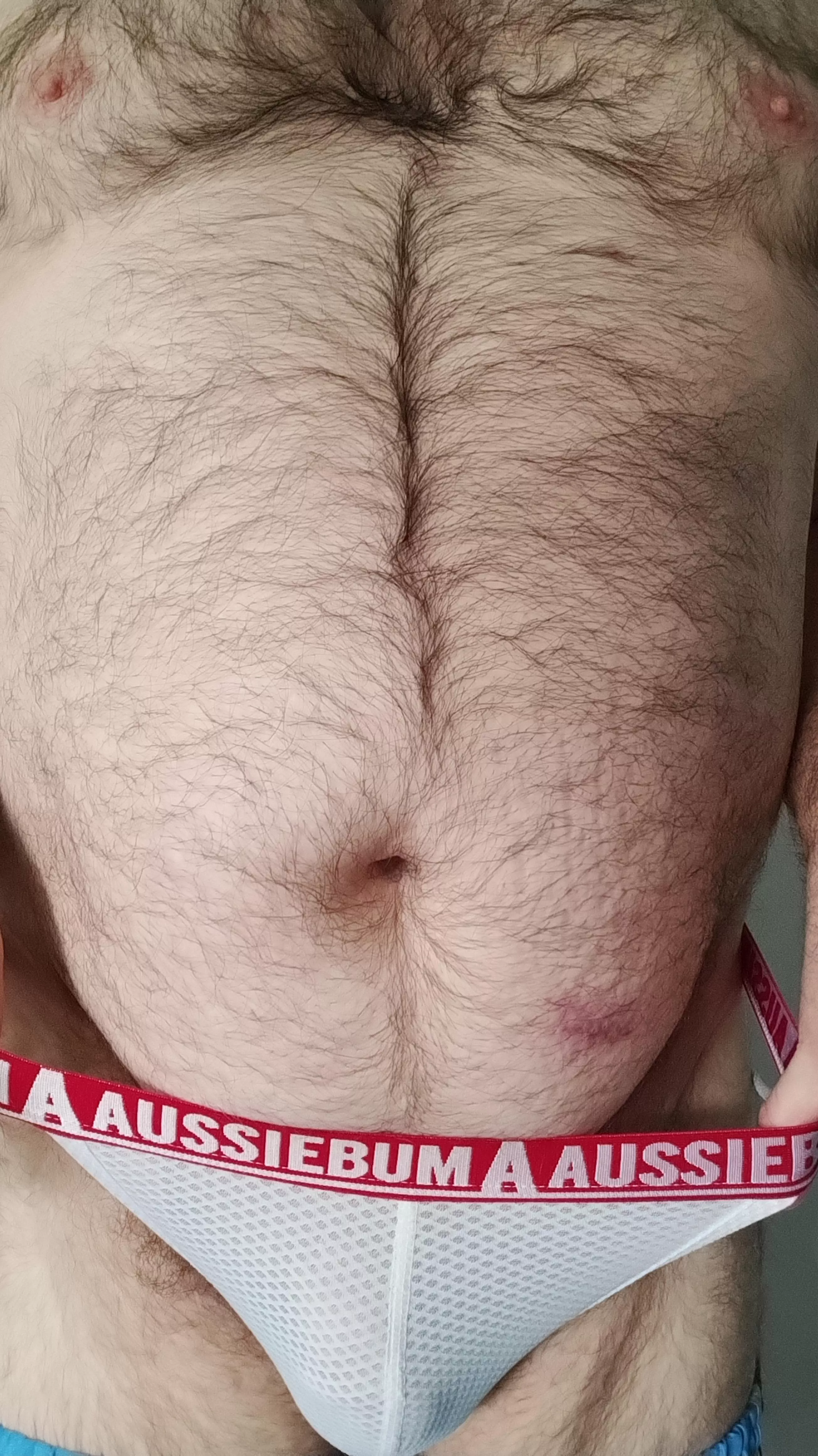 42M Happy trail 🐻 posted by th1rstyb0y