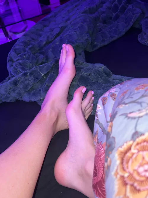Are you into long toes?😋 by ashleyysfeet