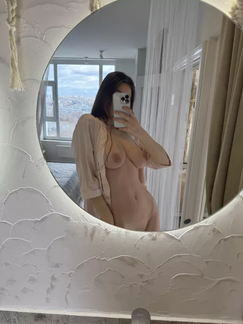 beautiful selfies in the mirror by F3d3rico2005