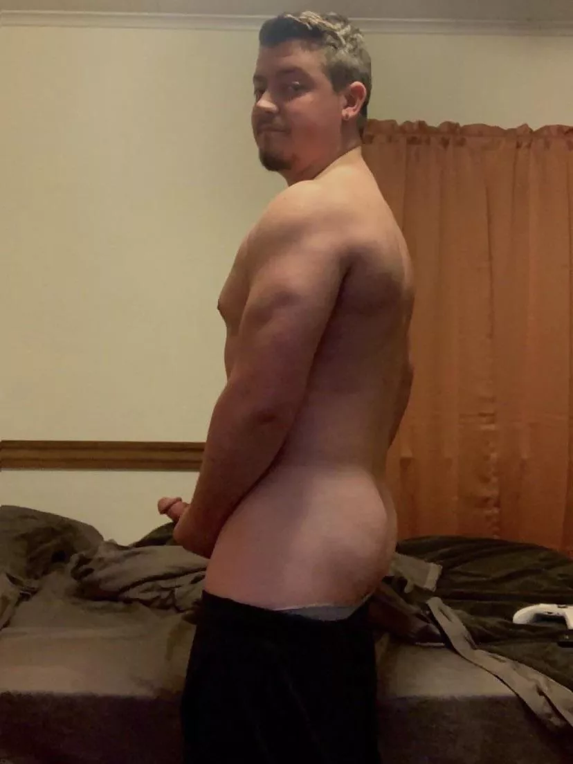 Caught you looking. What next? posted by CompOrangeMach