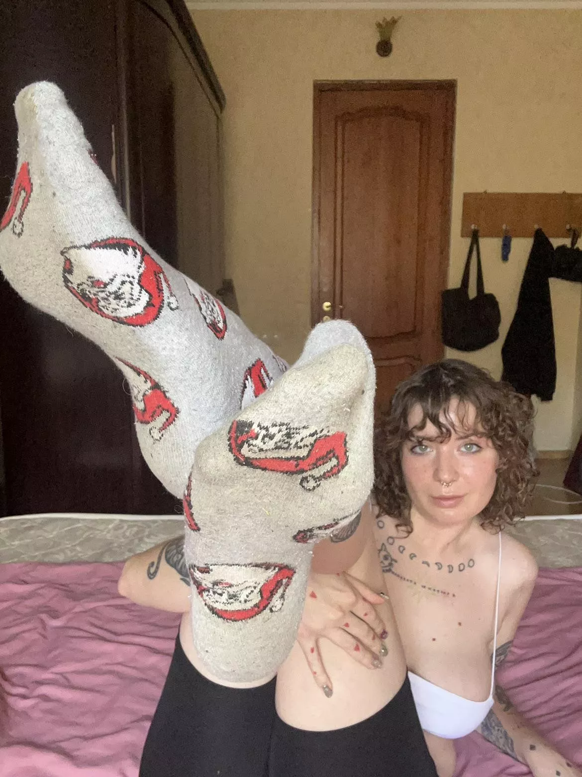 Christmas is still here, you can smell it posted by feetyourlick