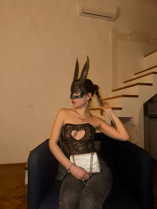 Classy bunny be like ! by Evamoon94