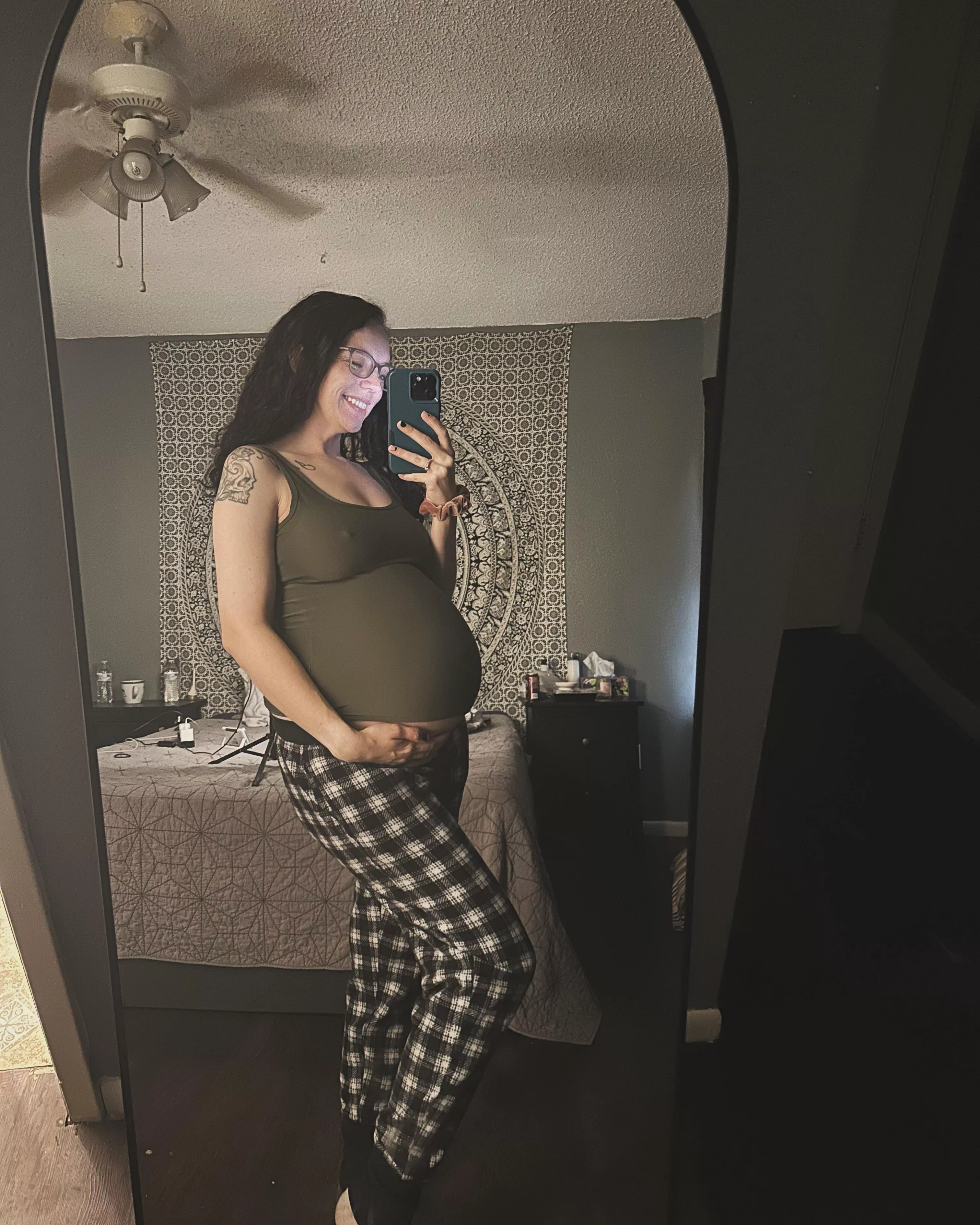 Cutie even when I’m being a lazy mommy posted by smuttyfantasy