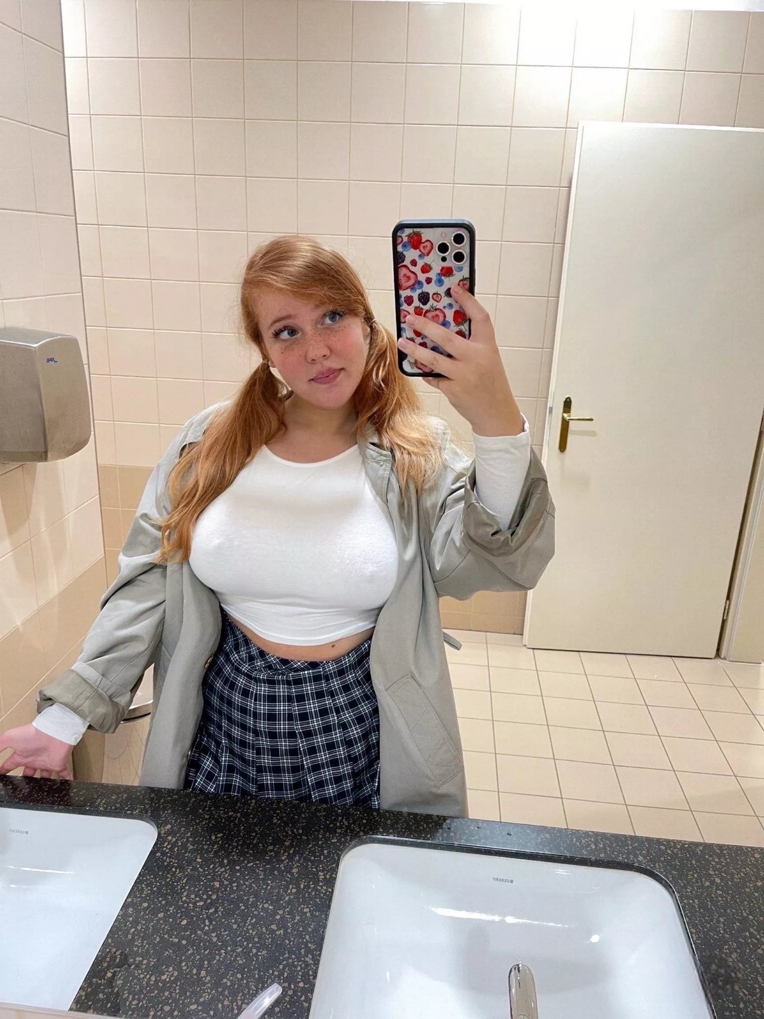 Do you like redheads? posted by Helvegen6