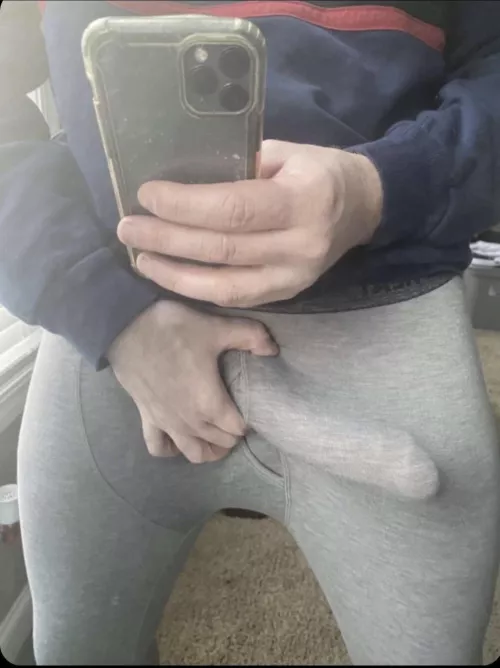 Forget grey sweats, it’s grey thermal leggings now by hungcollegestud97