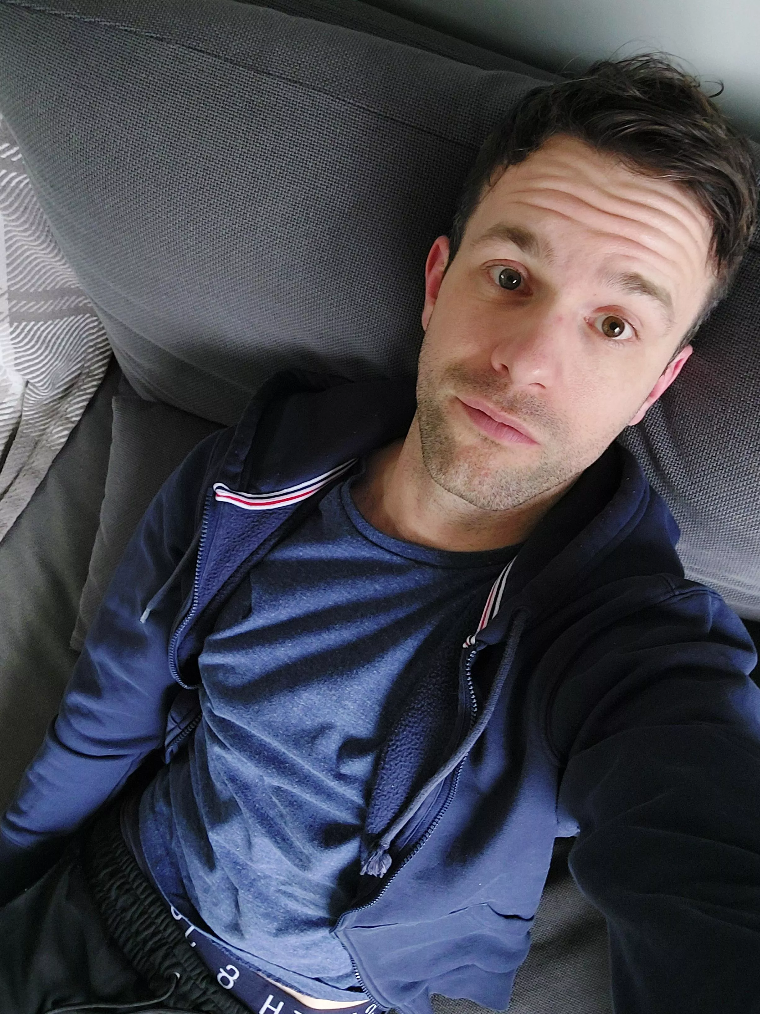 Got caught in the rain :( anyone chatting? :) posted by ZB_Bass