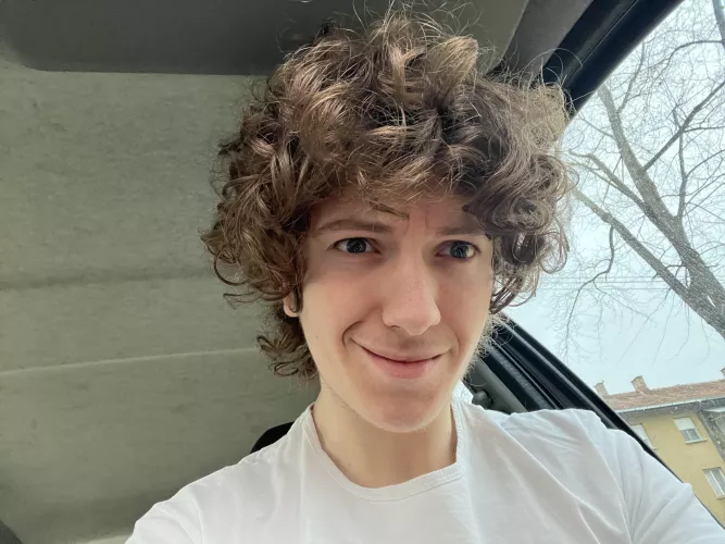 Hello community full of people capable of growing a beard, i am not one of you! 🥹😁 by LlamaChariot