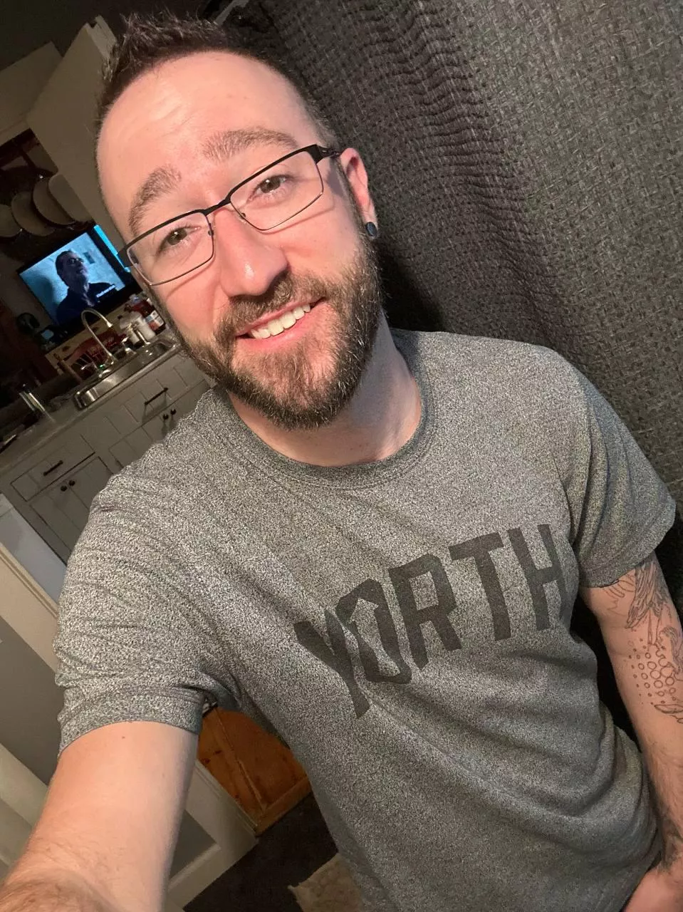 Hey guys 😜 posted by Hefty_Vacation7163