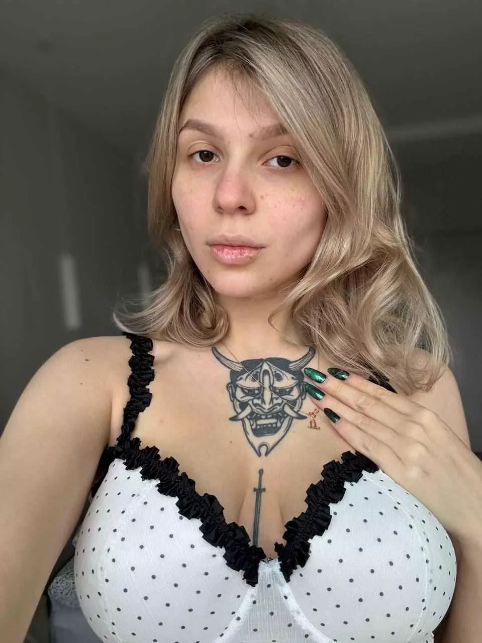 How do you like my fresh manicure posted by AstutelyRefuel