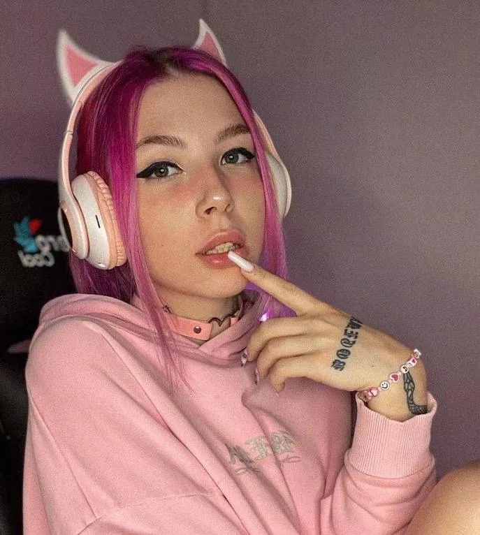 I can’t wait to wrap my legs around you, Daddy posted by iam_stacyquinst