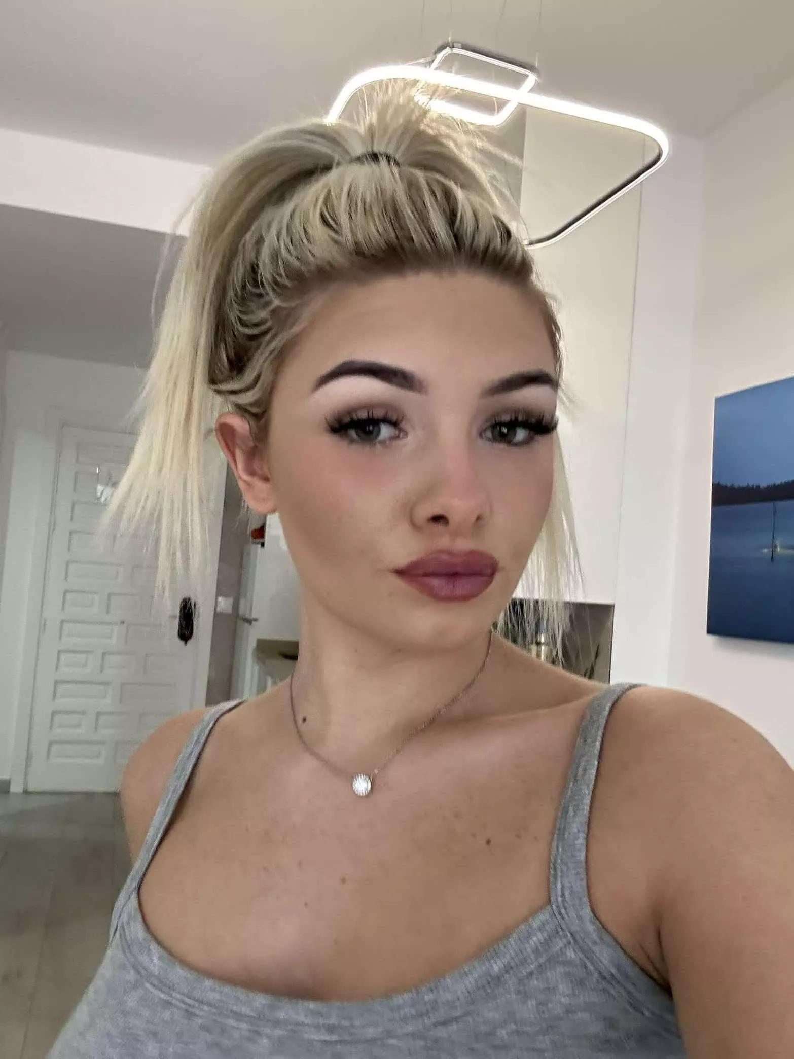 I think my new hairstyle really suits me posted by LovecapriBabe