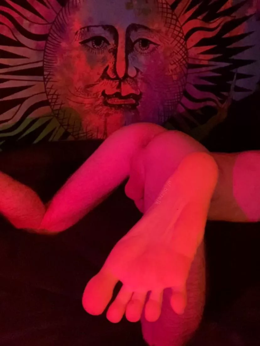 is it feet first or ass first? 😏 posted by _blaze1k