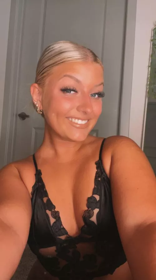 IUTR by Rainbow_Dolliz