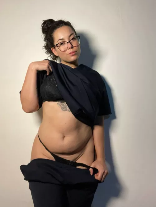 let me show u my sexy body under the scrubs by drjoanakureha