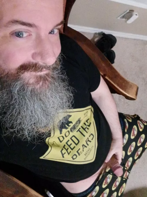 Lil bit cold here tonight so I'm more dressed than usual. But is Woody out and about, hard as usual? Of course dat rascal is, hehe. And yeah, I love feeding bears and cubs. Dad's gotta keep y'all healthy 😂🔥 by BearserkerOne