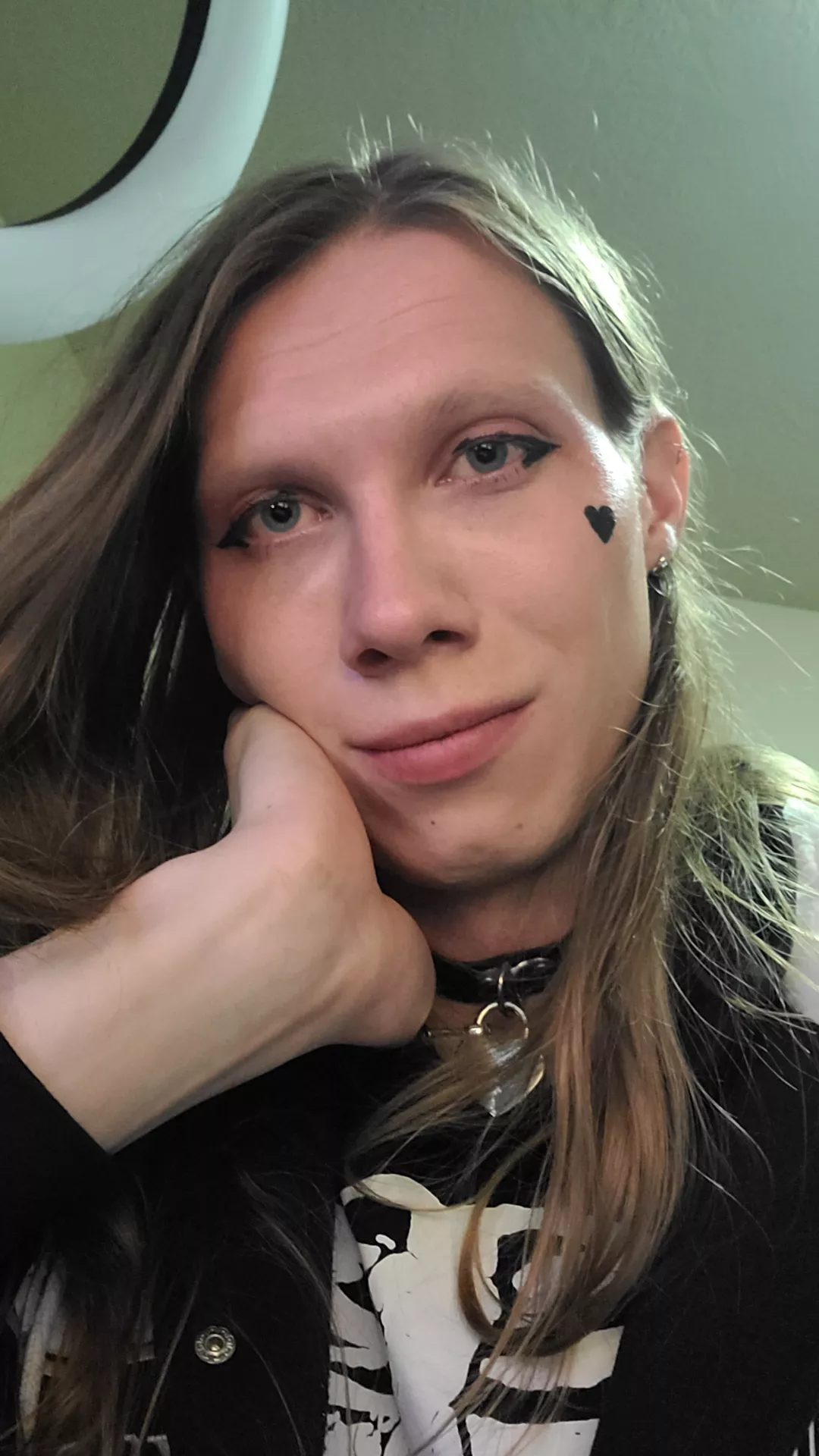 My first full face of makeup, I think I did pretty good! posted by FeedTheMango