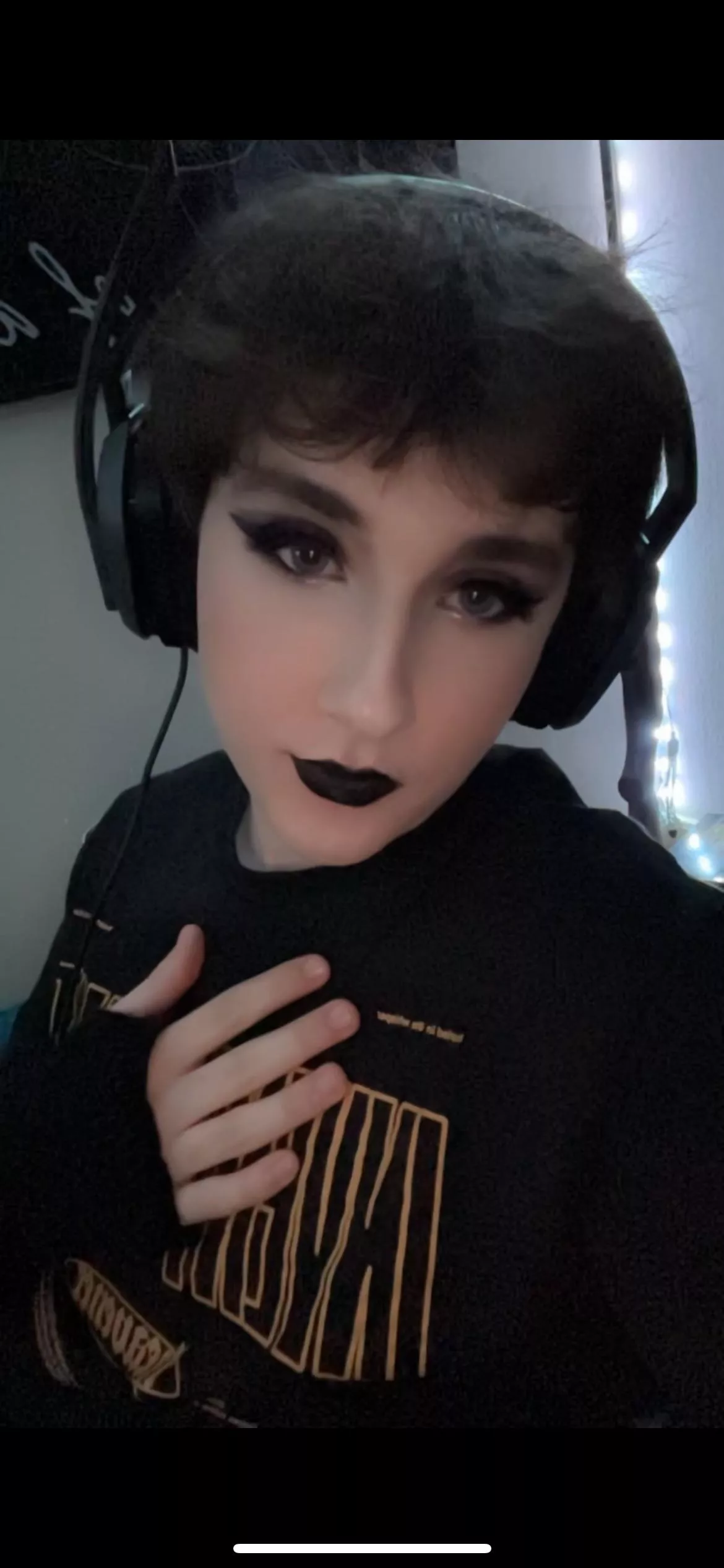 Ngl, loving my new makeup🖤 posted by QuestionableSalad__