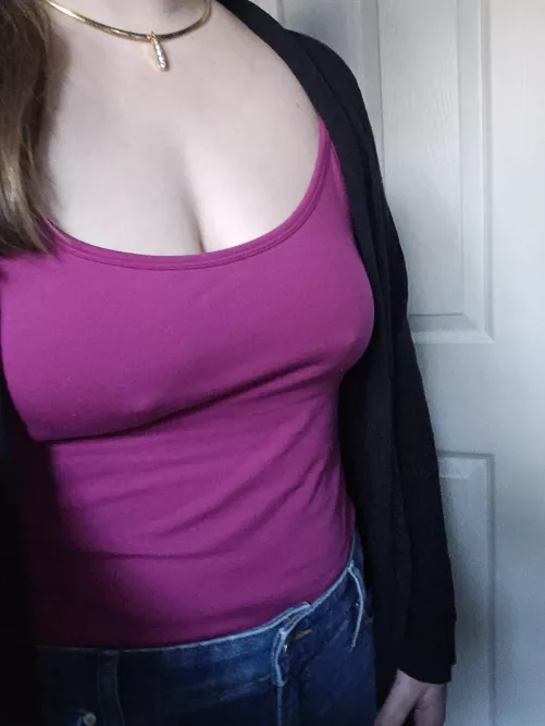 No bra necessary for this milf by GapStill4925