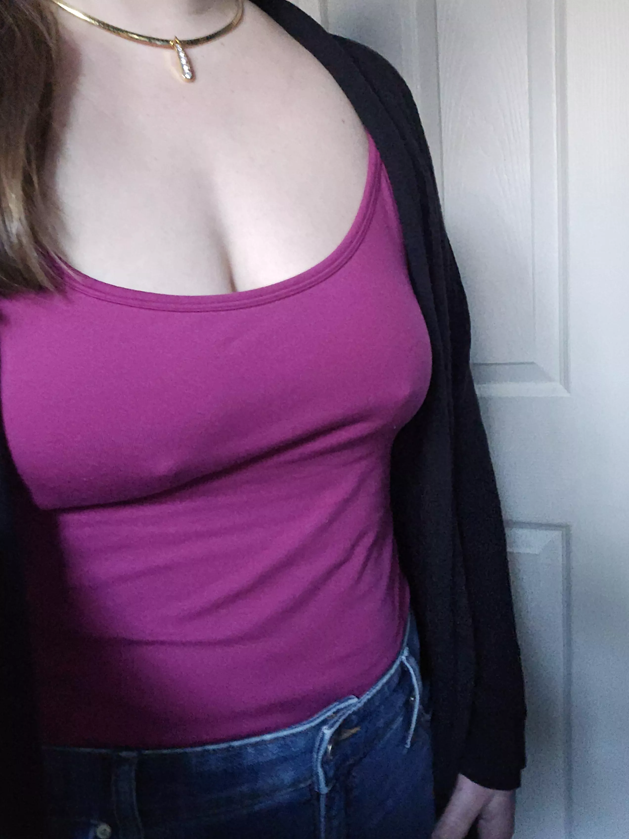 No bra necessary for this milf posted by GapStill4925