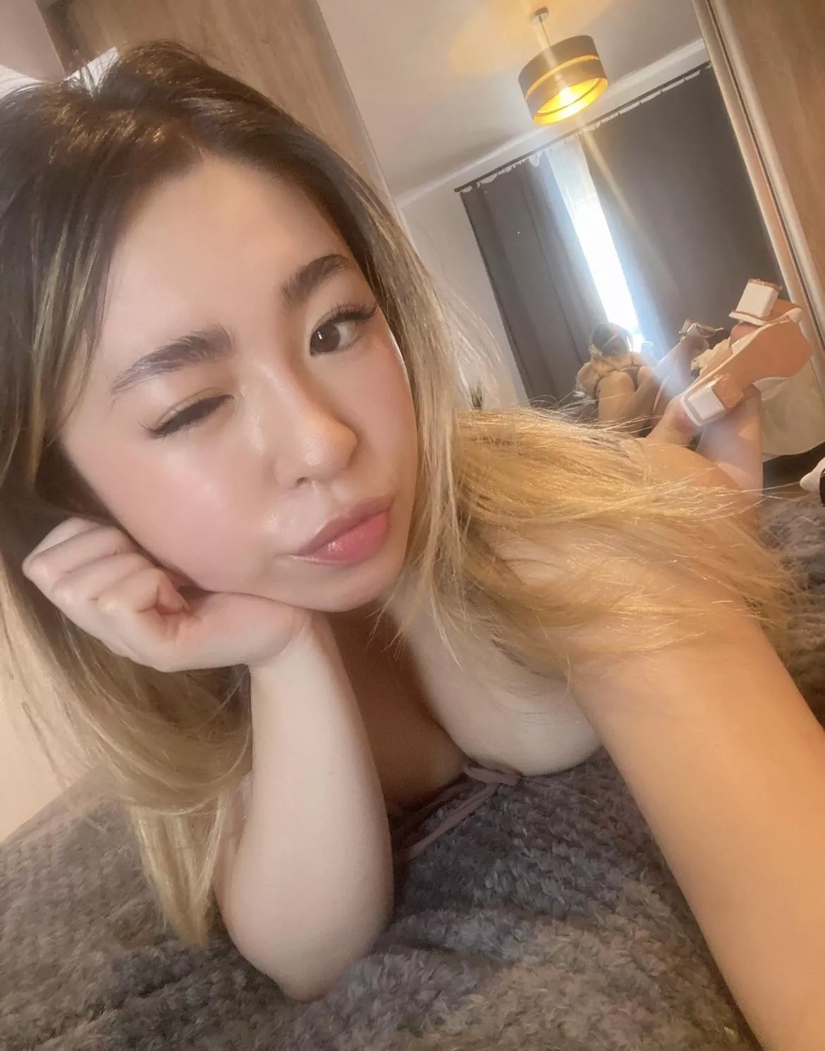 older guys won’t talk to me cause they think i’m too innocent 😩 posted by ursweetemi