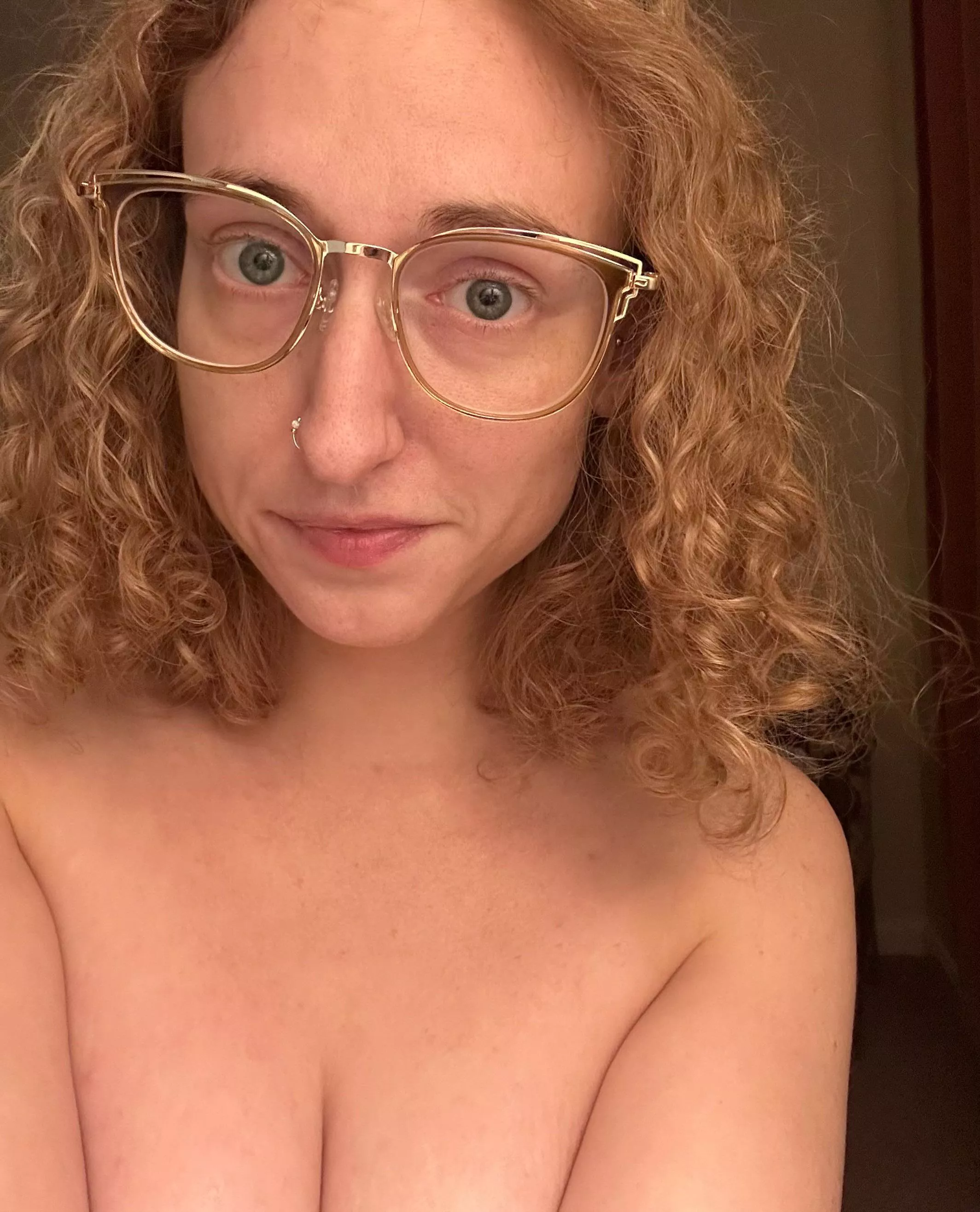 Plot twist: the nerdy journalist in glasses writes the NSFW column posted by curly_girly69