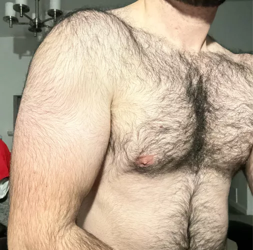 Post workout hairy bicep and chest by Absorber999