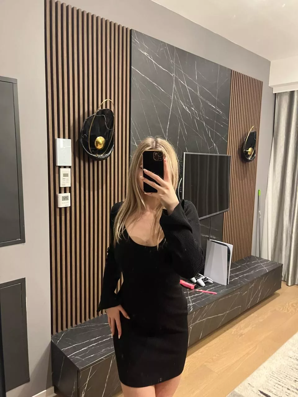 react when I'm not supposed to wear anything underneath on our first date posted by waytootipsy