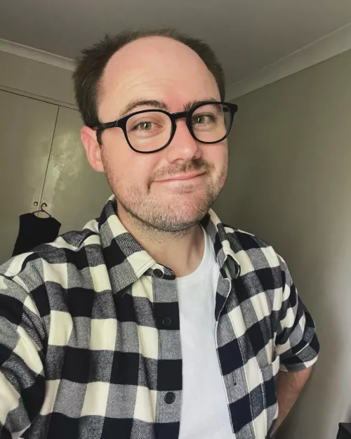 Selfie from yesterday. (And my first of 2024 taken!) Hope everyone is well and good! by oathkeepermoogle