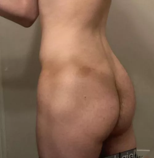 Show me what you’d fuck me with by coldrefridgerator