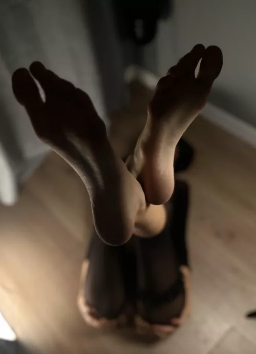 Smell these feets by la_skinny