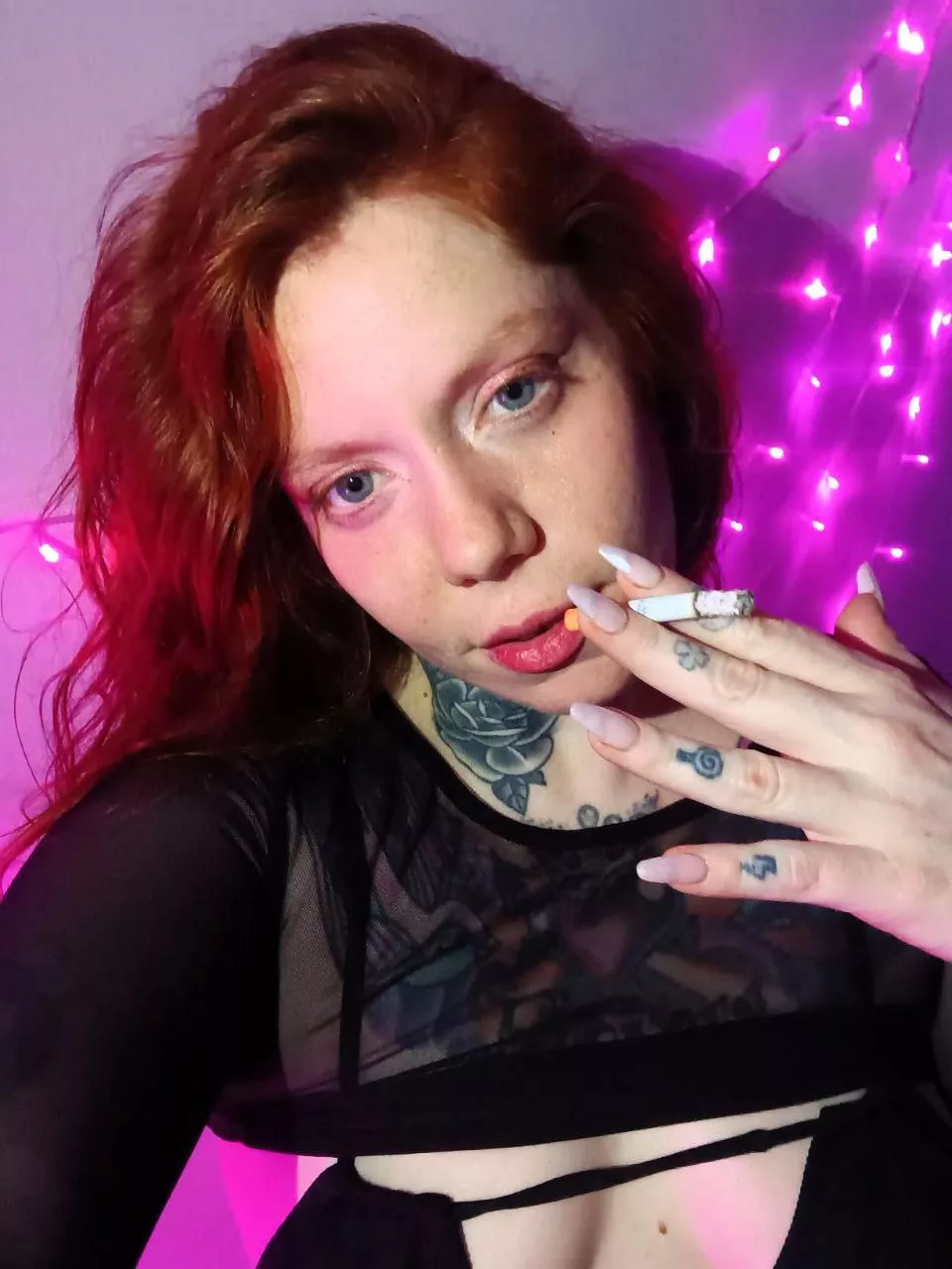 smoking hot ginger posted by samantitaaa